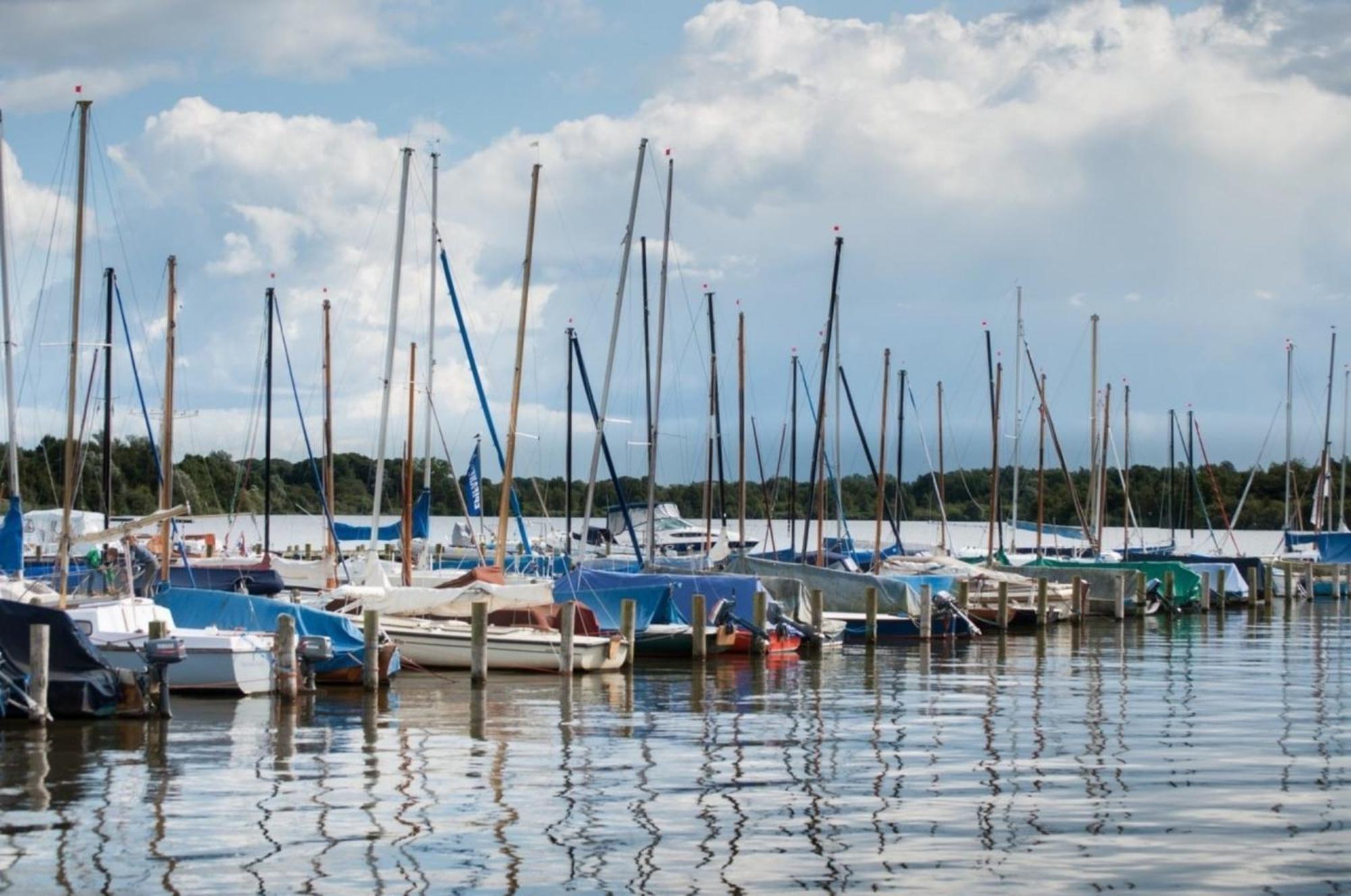 Große Nordseewelle ohne Hund - a17086 Norden Exterior foto